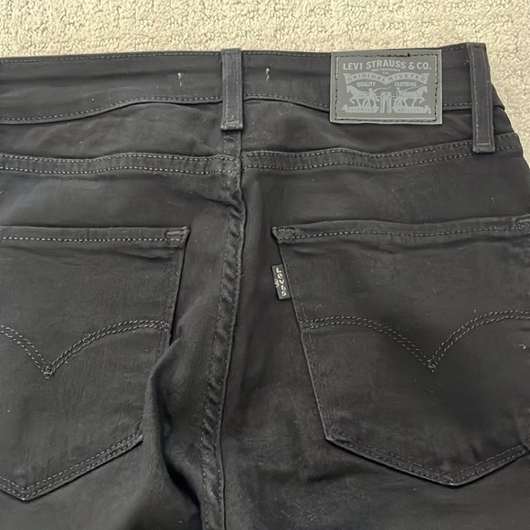 Black Levi’s Skinny Jeans - Picture 6 of 6